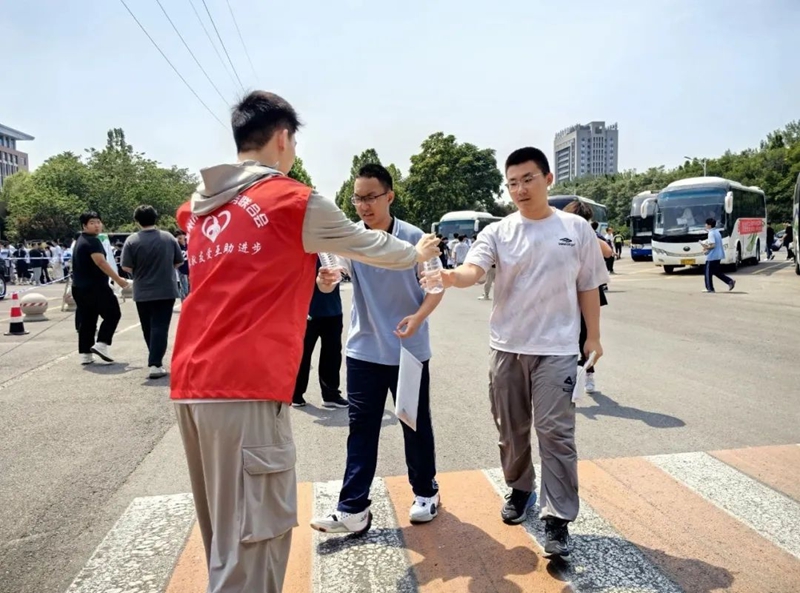 未命名_副本.jpg 未命名_副本.jpg